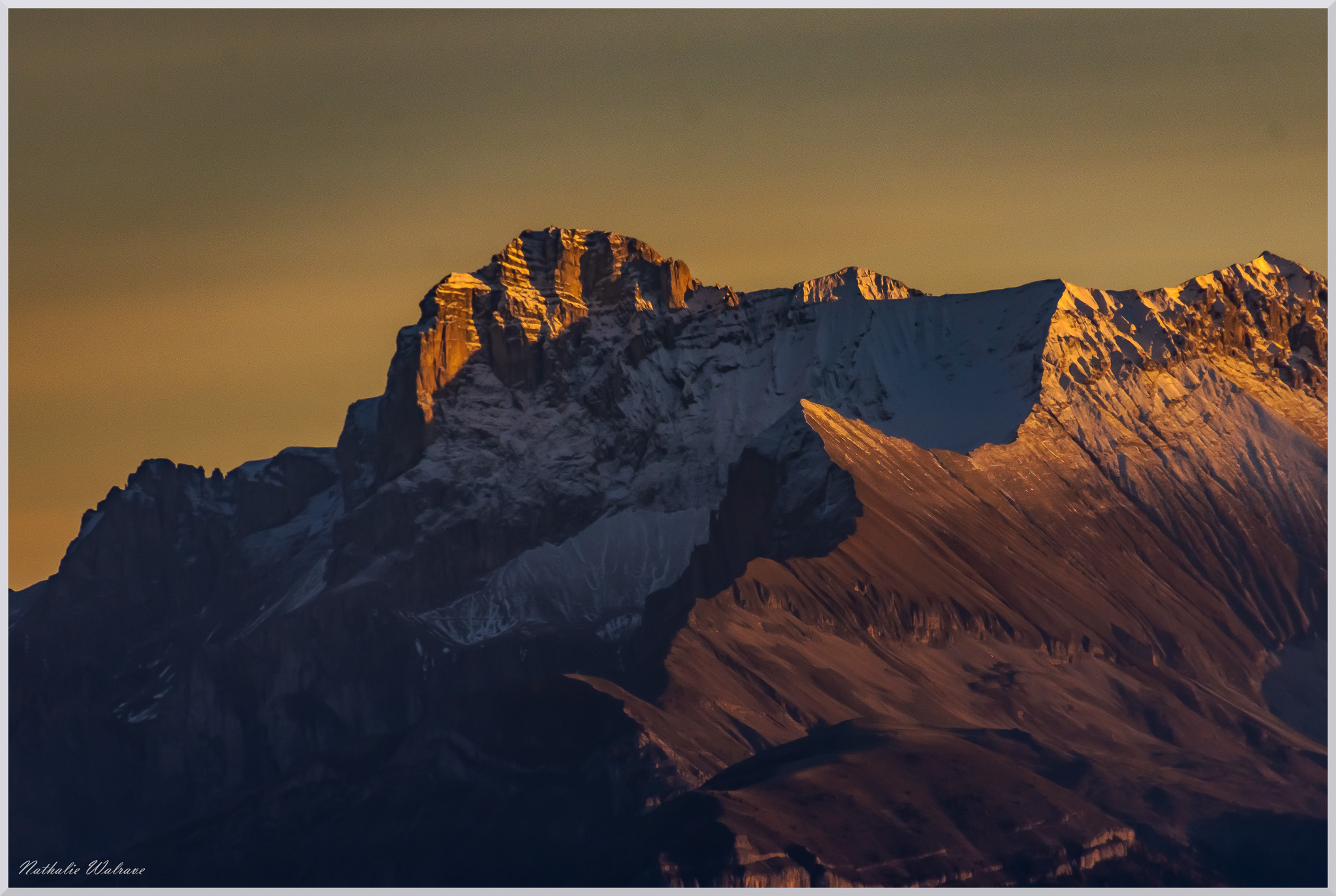 Vue sur l'Obiou au soleil couchant